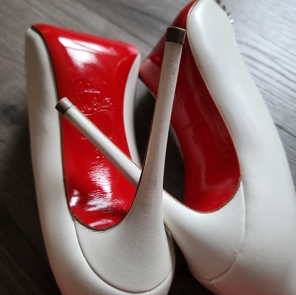 Authentic Louboutin Barretta Spike Mesh Pump with box and dust bag - Picture 8 of 15